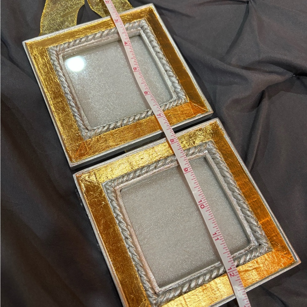NIB Gold Double Hanging Photo‎ Frame - Picture 5 of 6